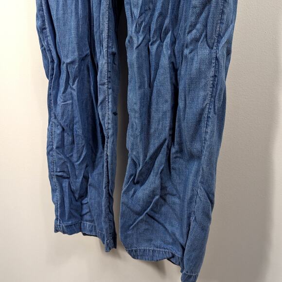 Gap Maternity Jumpsuit Women's Size Medium Lightweight Denim Chambray - Picture 3 of 8